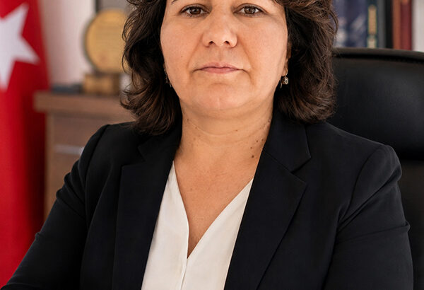 Nejla Aykaç kimdir?